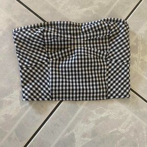 Black and White Sleeveless Crop Top